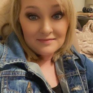 Meet your Posher, Lorie